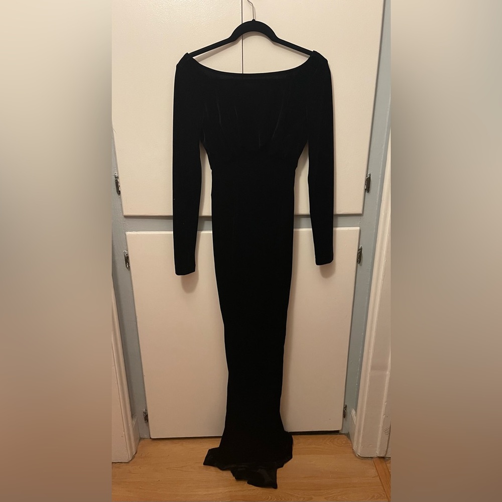 Laura Byrnes California Beatrix Gown in Black Velvet - Small